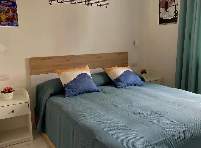 לינה וארוחת בוקר Capri Melody