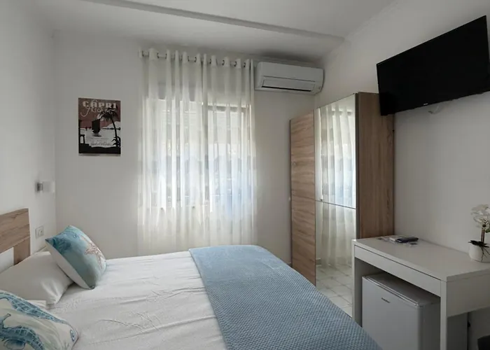 לינה וארוחת בוקר Capri Melody אנה קאפרי