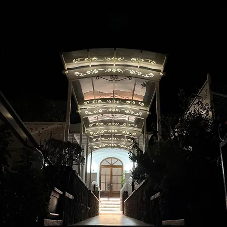 Capri Melody Bed & Breakfast 4*